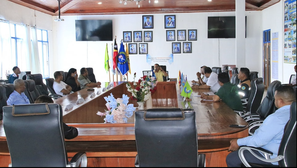 REITOR KONVOKA REUNIAUN HO SENADU UNIVERSIDADE NO SENADU FACULDADE BA REJULTADU ENKONTRU HO MESSC