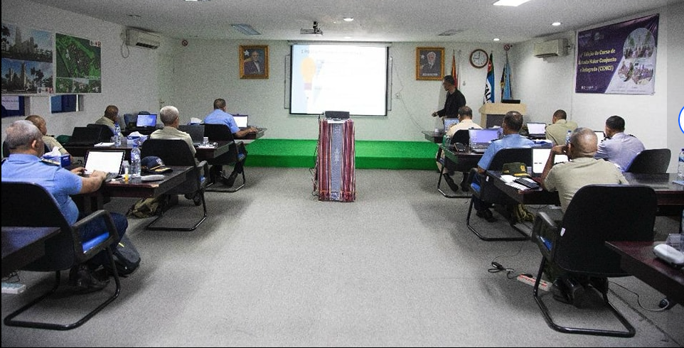 LECTURER FACULTY ECONOMY FO KURSU BA INSTITUISAUN F-FDTL AT PNTL BA STATE COURSE MAJOR JOINT AND INT